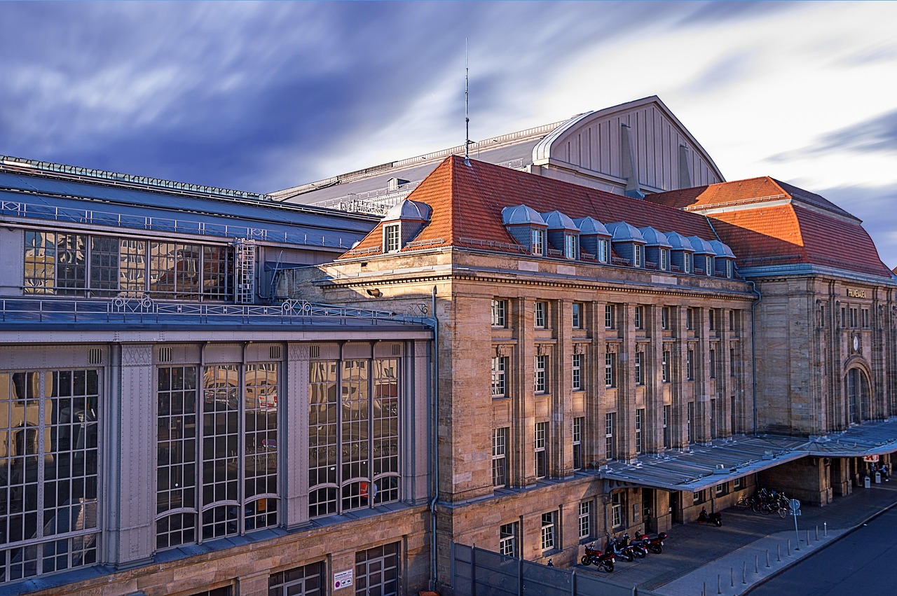 Willy-Brandt-Platz direkt vor dem Leipziger Hauptbahnhof