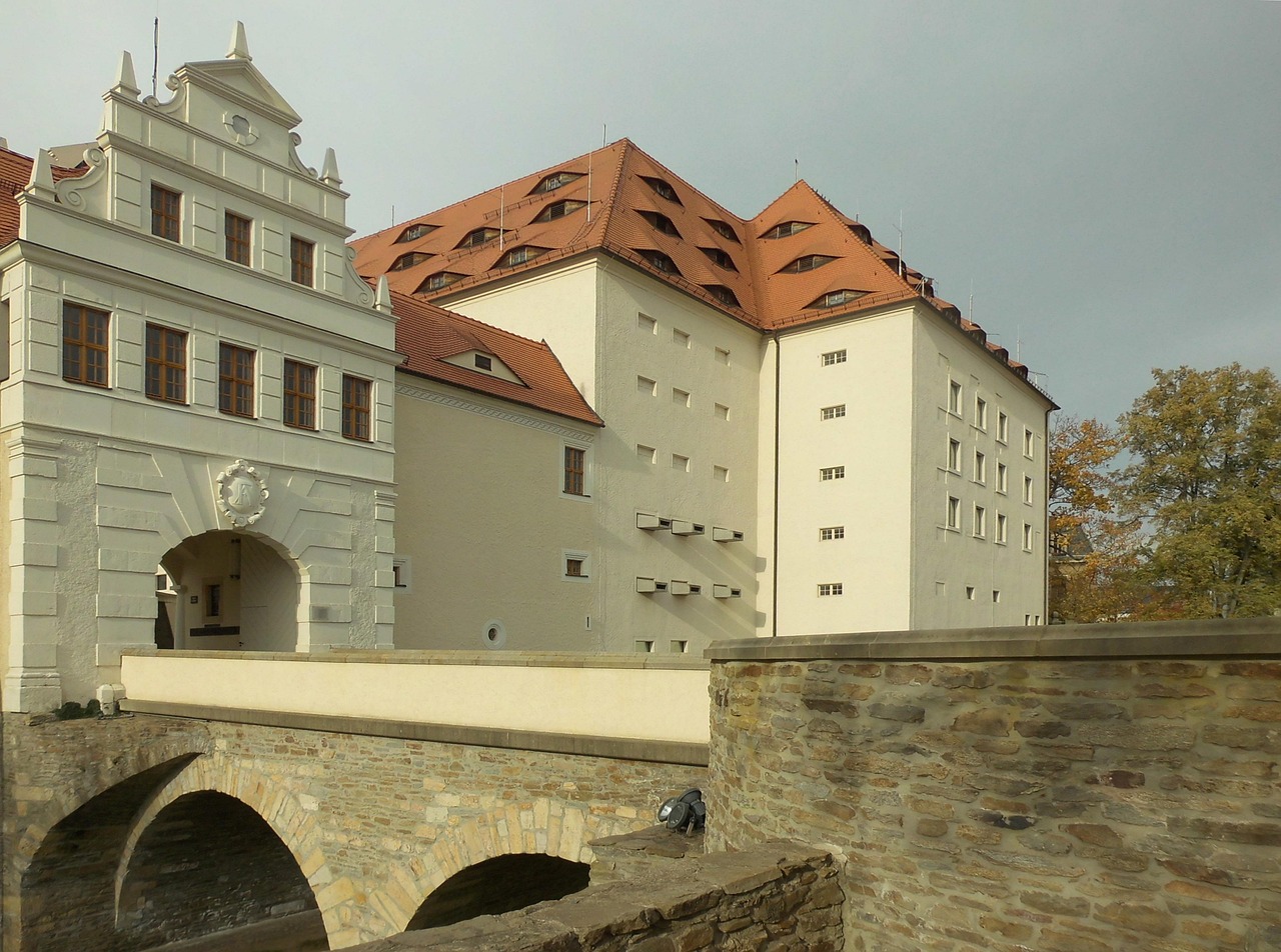 In Freiberg im Sächsischen Erzgebirge befindet sich Schloss Freudenberg