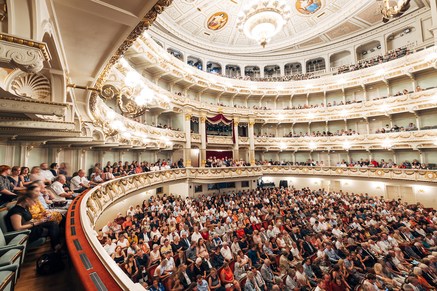 Zuschauerraum in der Semperoper Dresden